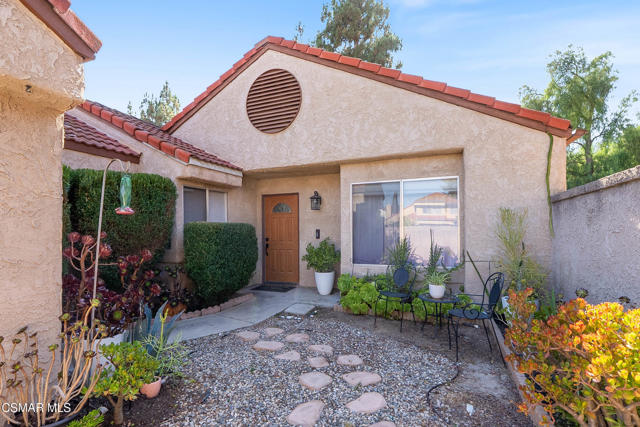6691 Pecan Avenue, Moorpark CA: https://media.crmls.org/mediaz/26537c3e-2da9-40fd-a948-e4f2e2f6874d.jpg