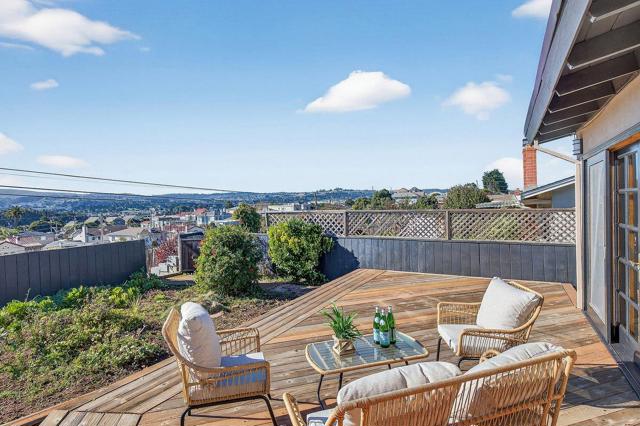 725 Palm Avenue, South San Francisco CA: https://media.crmls.org/mediaz/2653cff9-4b7f-4574-bd97-baac1cf82547.jpg