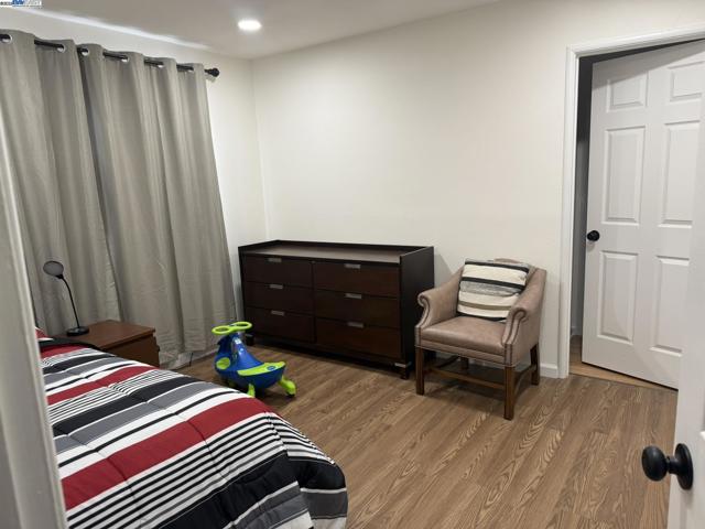 224 E Tennessee St, Fairfield CA: https://media.crmls.org/mediaz/265405ad-9e6a-4cab-be78-84668e9bbfdf.jpg