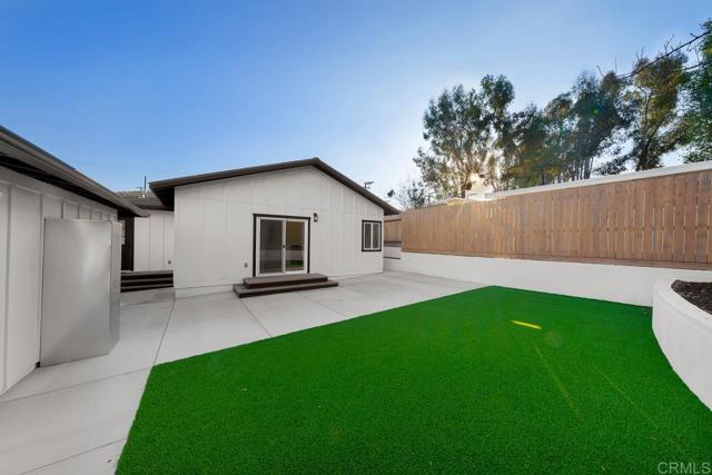 Image 41 of 42 For 7118 Stanford Ave.