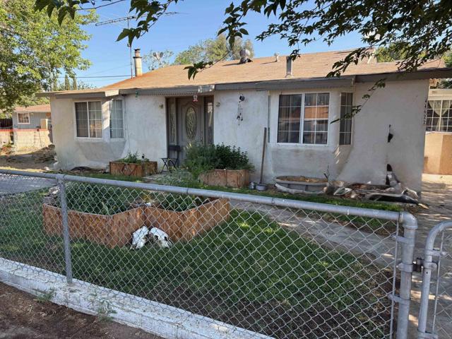 44622 Holtville Ave, Jacumba CA: https://media.crmls.org/mediaz/265429f3-27e5-4044-9c3d-dda572272e25.jpg