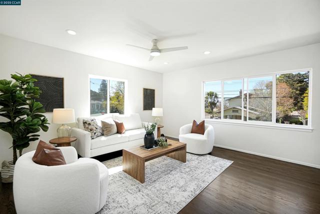 2718 Carmel St, Oakland CA: https://media.crmls.org/mediaz/26544a95-d979-4a8b-91df-1ad43d9d9dcf.jpg