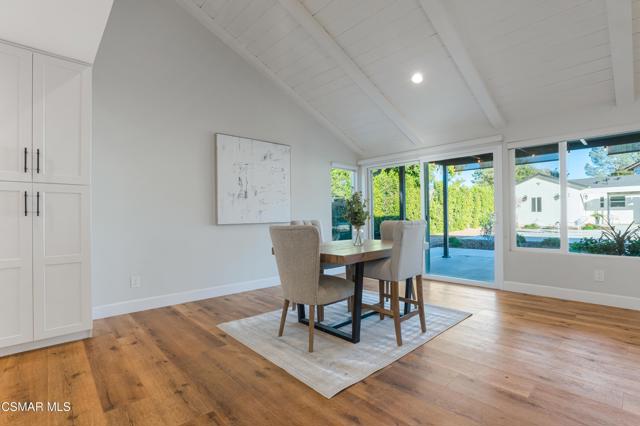 568 Bristol Avenue, Simi Valley CA: https://media.crmls.org/mediaz/2655cacc-06af-4376-850a-383f5e4b3d94.jpg