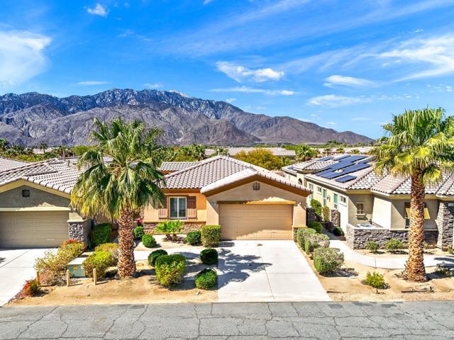 28621 W Natoma Drive, Cathedral City CA: https://media.crmls.org/mediaz/2656f5ae-7f34-4268-b86a-f3db557e56c5.jpg