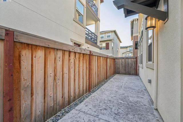 37898 Seafarer Road, Newark CA: https://media.crmls.org/mediaz/2657f9f1-176f-4850-a72f-c91b2e785c28.jpg
