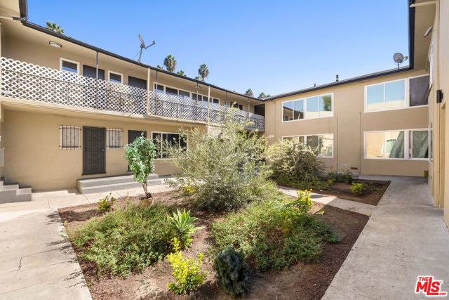 4646 Coliseum Street photo 4