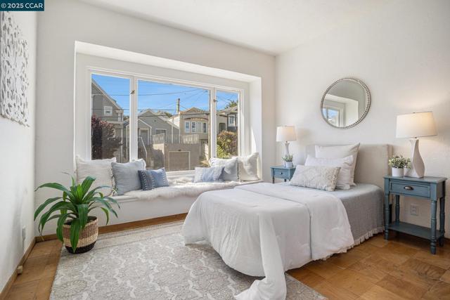 159 Ney Street, San Francisco CA: https://media.crmls.org/mediaz/265829e9-1d48-4d1c-a1c2-0f8218fa417a.jpg