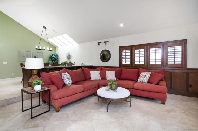 801 Allerton Ct, San Diego CA: https://media.crmls.org/mediaz/2658629d-94d8-435c-b908-4a1d83706049.jpg