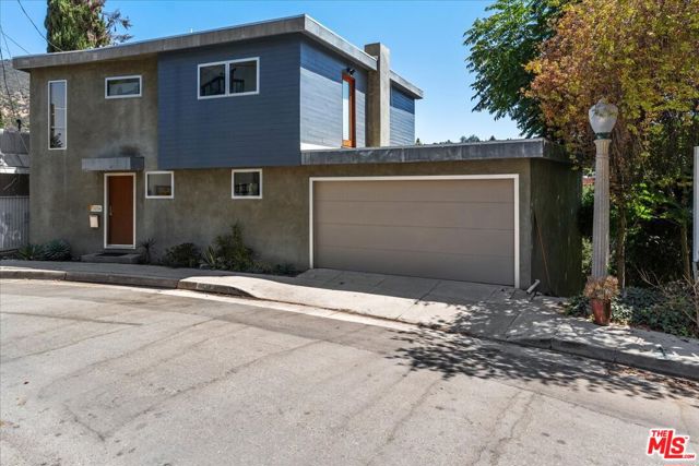 3234 Hillock Drive, Los Angeles CA: https://media.crmls.org/mediaz/26599176-3778-4a80-b3ad-fac6a632755e.jpg