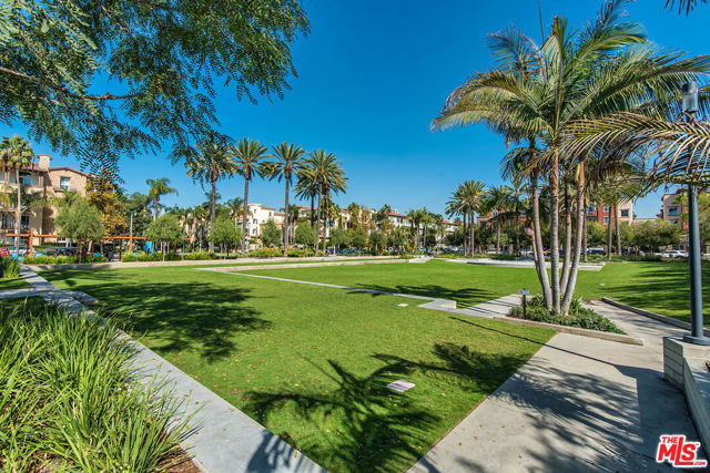 13044 Pacific, Playa Vista CA: https://media.crmls.org/mediaz/2659d9a4-7c3d-4d9f-9bd4-be8d02eb47e4.jpg