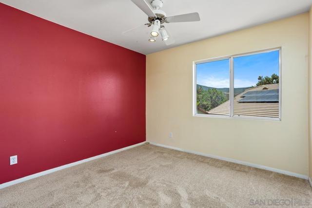 757 Marigold Way, San Marcos CA: https://media.crmls.org/mediaz/265a4996-20e3-4be5-9216-9e324f3931d8.jpg