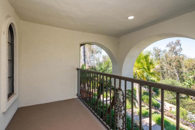 Detail Gallery Image 32 of 70 For 1210 Cypress Dr, Vista,  CA 92084 - 5 Beds | 4 Baths