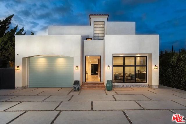 12509 W Sunset Boulevard, Los Angeles CA: https://media.crmls.org/mediaz/265aa263-390d-40e3-bb2d-bc44ac4511dd.jpg