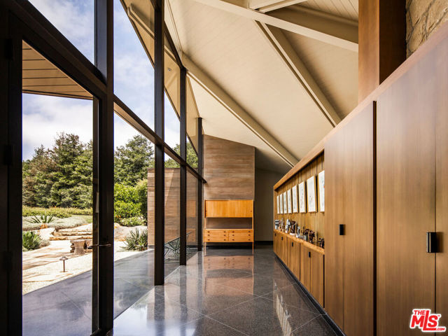 650 San Ysidro Road, Santa Barbara CA: https://media.crmls.org/mediaz/265b653e-3fdd-412c-9e6d-589919f77acf.jpg