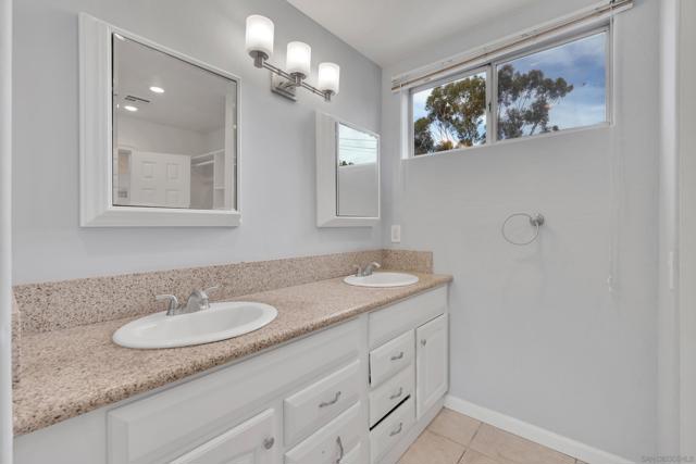 5170 Randlett Dr, La Mesa CA: https://media.crmls.org/mediaz/265b75e8-9a39-4bd8-9798-d0993f8ffacb.jpg