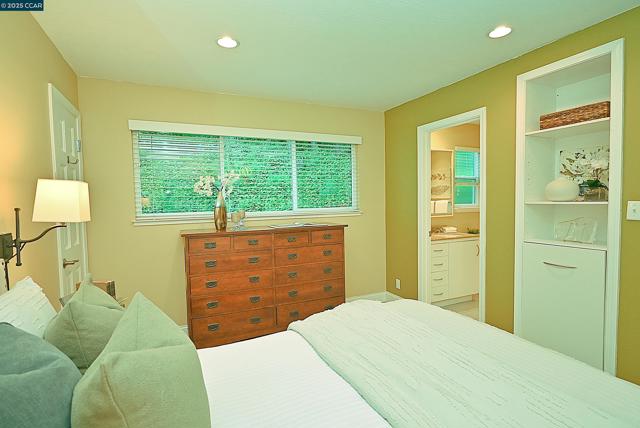 911 Sousa Drive, Walnut Creek CA: https://media.crmls.org/mediaz/265c4440-8608-476b-a3ef-0e56cc1cf48b.jpg