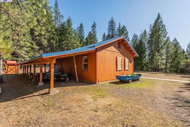 8341 East Side Rd, Trinity Center CA: https://media.crmls.org/mediaz/265c6a49-341f-4b7a-aea5-c2a61ad7e87d.jpg