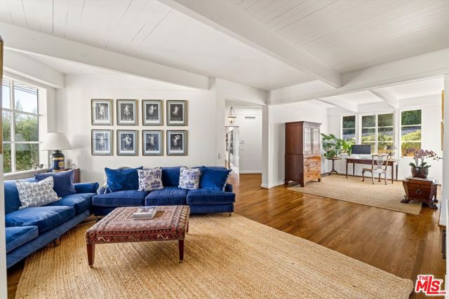 880 Knollwood Drive, Santa Barbara CA: https://media.crmls.org/mediaz/265c879b-0223-4b37-8723-88b4a945a1a8.jpg