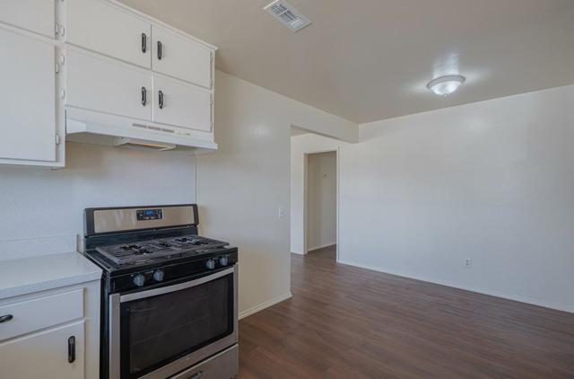 3114 Flower Circle, Marina CA: https://media.crmls.org/mediaz/265d4079-0c16-4aff-85a3-f474f28bc8d5.jpg
