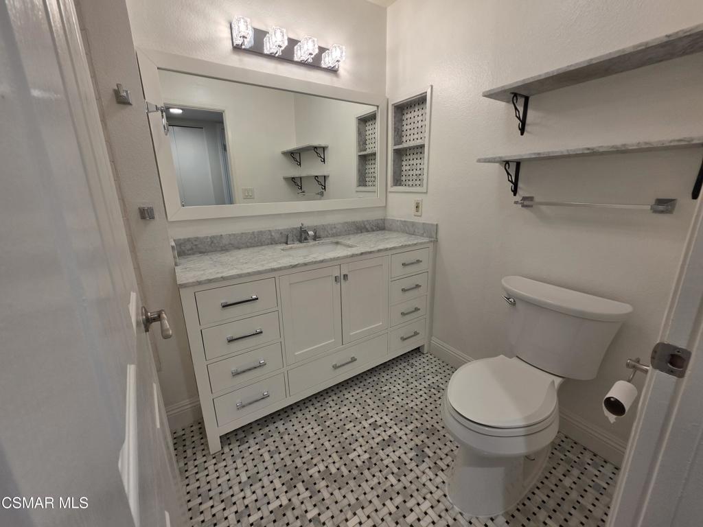 https://media.crmls.org/mediaz/265d4b73-7262-4c21-8899-eaaf44aa5905.jpg?preset=X-Large