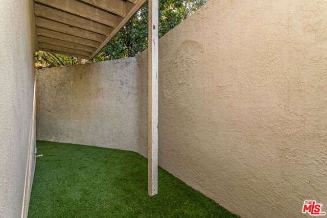 8783 Lookout Mountain Avenue, Los Angeles CA: https://media.crmls.org/mediaz/265d5aa6-fc37-489a-8b55-4c73457b8a12.jpg