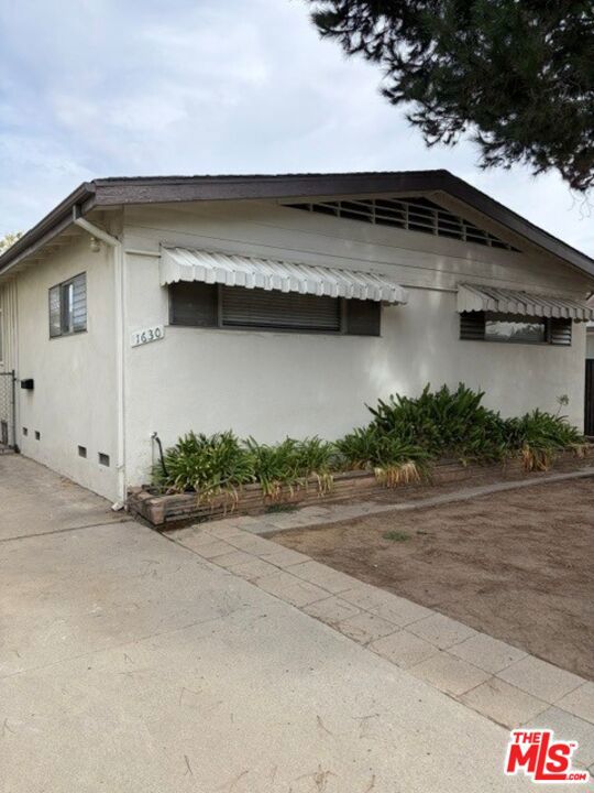 1630 Amherst Avenue photo 2