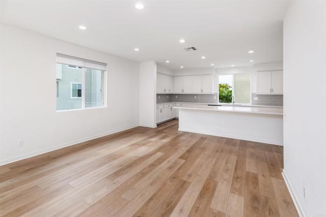 Detail Gallery Image 7 of 37 For 6140 Colt Pl #104,  Carlsbad,  CA 92009 - 3 Beds | 3/1 Baths