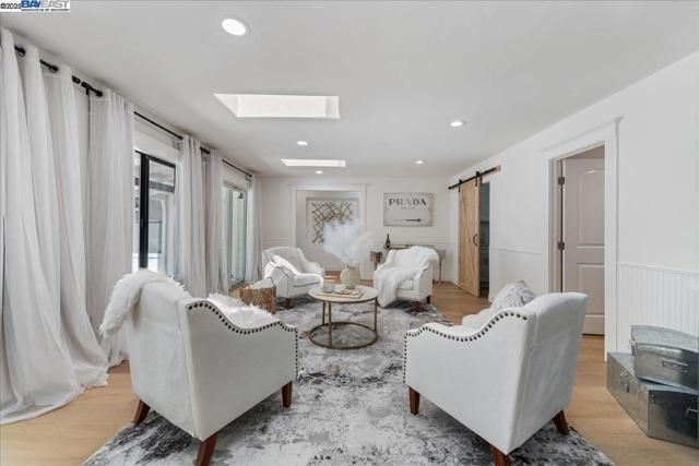 325 Crest Ave, Alamo CA: https://media.crmls.org/mediaz/265e5583-af06-4e53-b3e4-fc3fb24f92d9.jpg
