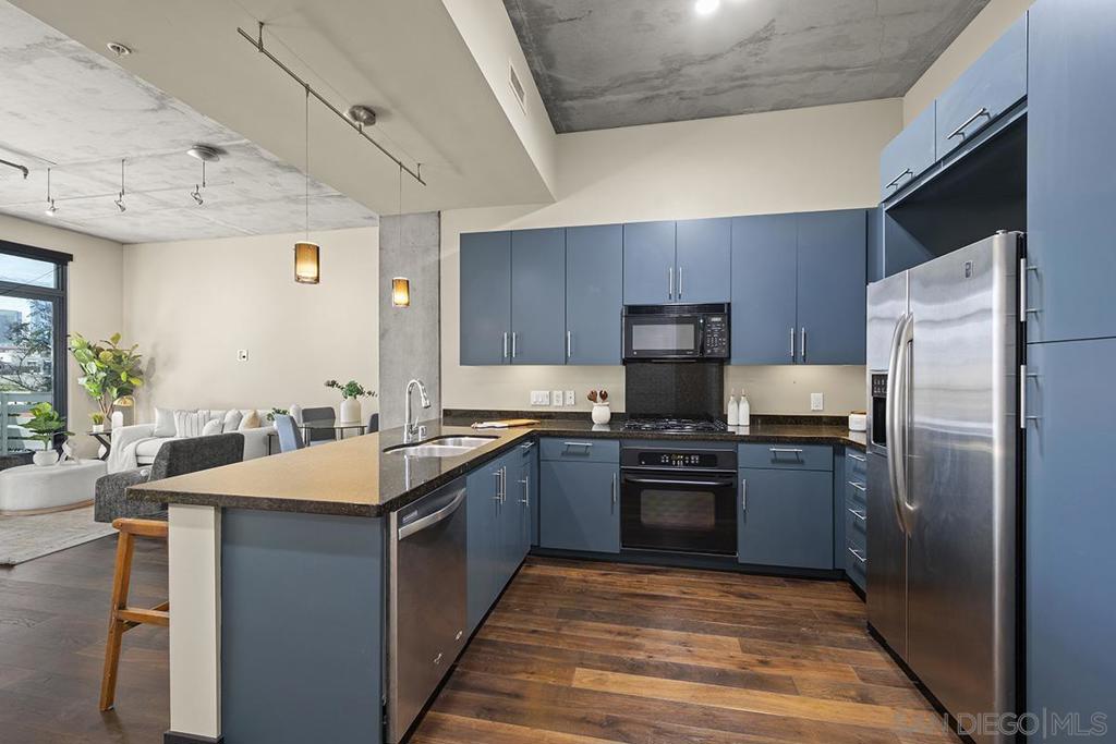 527 Tenth Ave - photo 18