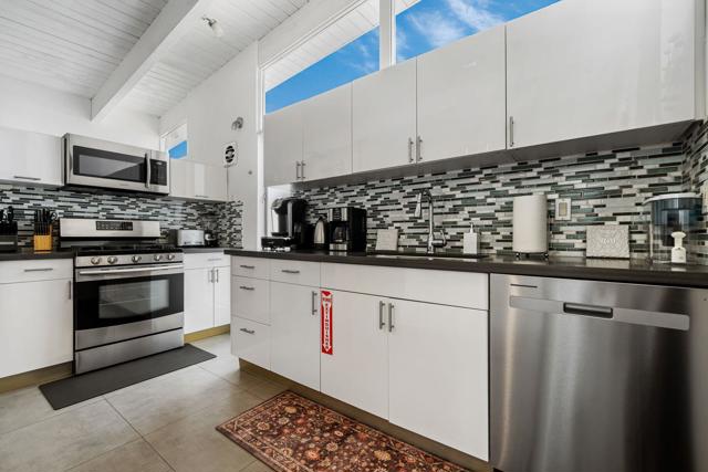 2875 E Wyman Drive, Palm Springs, CA 92262