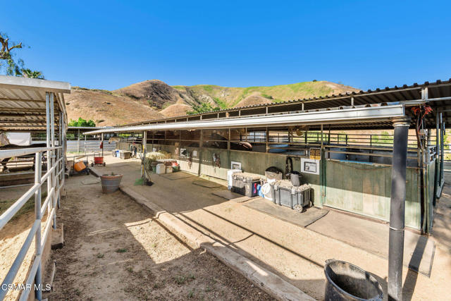 11270 Dominica Avenue, Lakeview Terrace CA: https://media.crmls.org/mediaz/265fac78-e683-44ee-b627-ea354d05973b.jpg