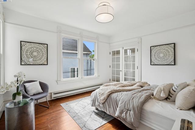 2120 Encinal Ave, Alameda CA: https://media.crmls.org/mediaz/265fdce2-e1e3-41fd-8790-f31e176c5627.jpg