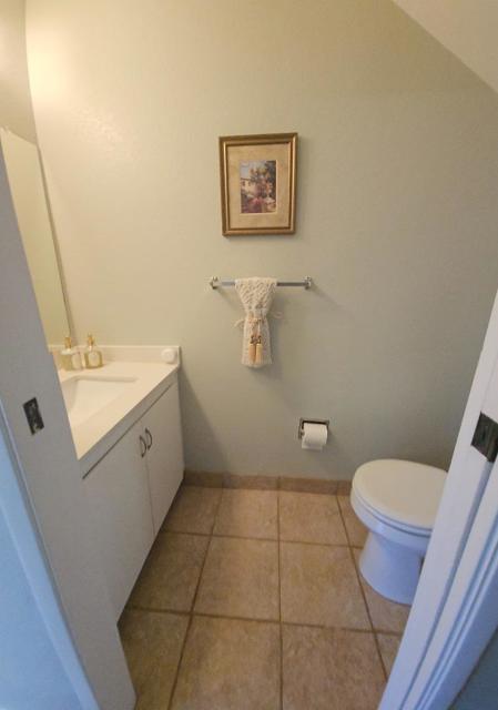 205 Del Valle Circle, El Sobrante CA: https://media.crmls.org/mediaz/2660291f-a49c-4de9-8756-7f90626152e8.jpg