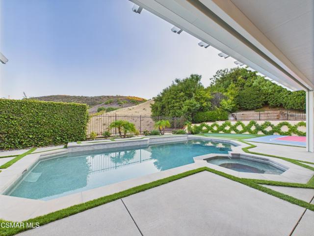 29650 Kimberly Drive, Agoura Hills CA: https://media.crmls.org/mediaz/26608585-0b7c-477d-9e8f-68a507fb1bbf.jpg