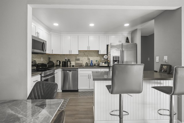 5333 Park Highlands Blvd, Concord CA: https://media.crmls.org/mediaz/266142eb-5468-4da9-bd00-50dae4d3c3bf.jpg