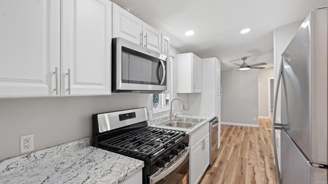 Detail Gallery Image 10 of 30 For 13490 Highway 8 Business #8,  Lakeside,  CA 92040 - 3 Beds | 2 Baths