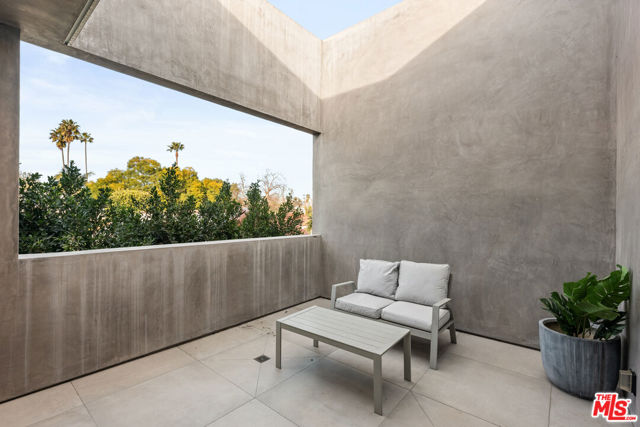 Image 32 of 44 For 607 Alta Vista Boulevard