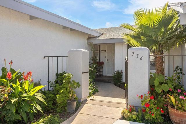 Detail Gallery Image 2 of 21 For 736 Granada Dr, Vista,  CA 92083 - 4 Beds | 2 Baths