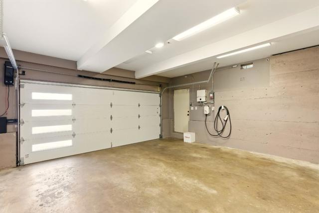 3996 Jefferson Avenue, Redwood City CA: https://media.crmls.org/mediaz/2662eef6-2750-4b34-840f-5f0186213f55.jpg