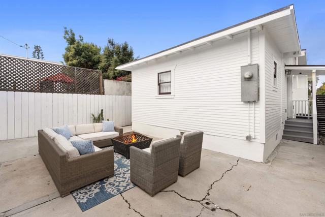 3257 Dwight St, San Diego CA: https://media.crmls.org/mediaz/2662f4d9-444c-417c-a490-028573ce72e5.jpg