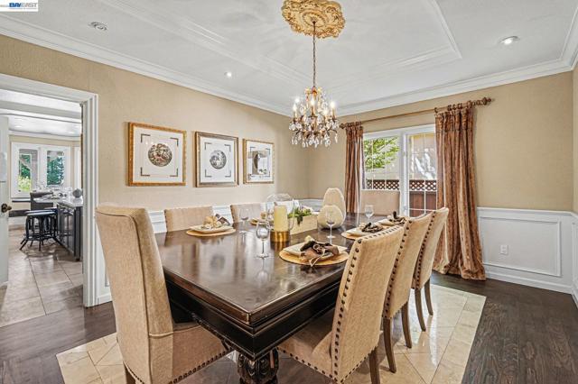 4275 QUAIL RUN PL, Danville CA: https://media.crmls.org/mediaz/2663e62d-b0dd-40a0-b9c9-b7b8ba40d8c1.jpg