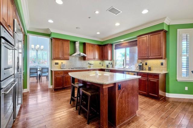 15068 Creek Hills Rd, El Cajon CA: https://media.crmls.org/mediaz/2664d257-f3a7-47eb-bcce-af7ad8be171c.jpg