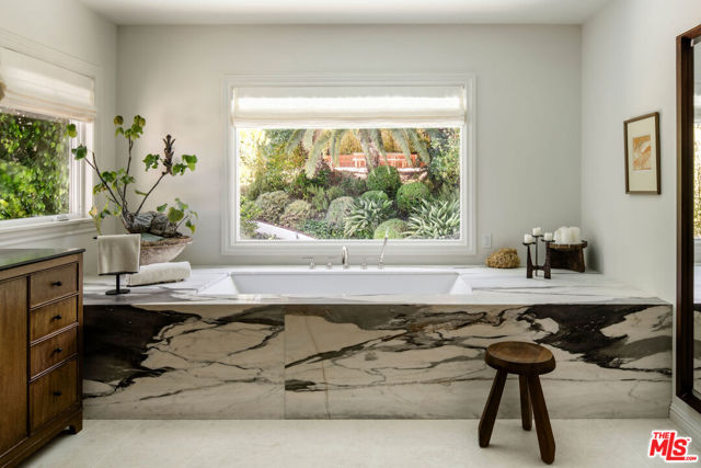 2003 El Cerrito Place, Los Angeles CA: https://media.crmls.org/mediaz/26654513-2d51-4a4f-bb01-0572f309679b.jpg