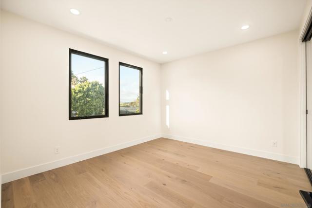 1531 33 Lieta St, San Diego CA: https://media.crmls.org/mediaz/26656716-2139-4e9e-8e0f-134a0982898d.jpg