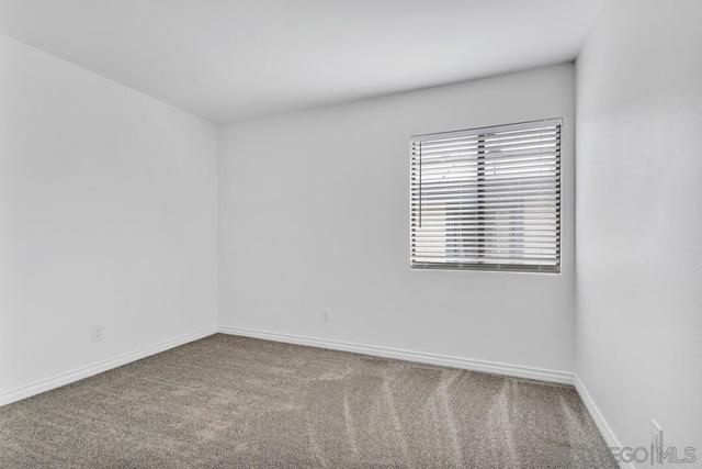 Image 12 of 18 For 12650 Lakeshore Dr. Unit 127