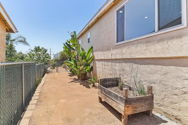 1230 Ramona Avenue, Spring Valley CA: https://media.crmls.org/mediaz/2665c5b1-4b2f-4153-9746-aec7342f4cd4.jpg