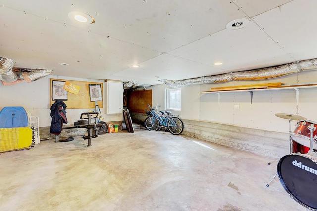 1812 Sanchez Avenue, Burlingame CA: https://media.crmls.org/mediaz/26660d50-34fc-46df-8bff-3fea1bd87af1.jpg