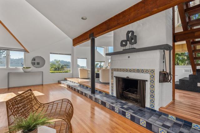 2506 Via Merano, Del Mar CA: https://media.crmls.org/mediaz/2666bbe7-1ebc-44eb-a8d8-17fd4105207c.jpg