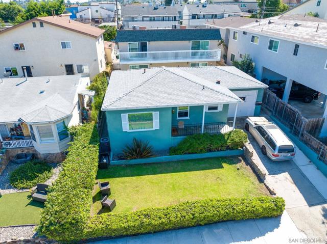 4337 39 Mentone Street, San Diego CA: https://media.crmls.org/mediaz/2666d79d-9905-4937-accc-a619efa2cd6a.jpg