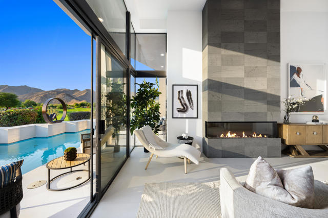 160 Kiva Drive, Palm Desert CA: https://media.crmls.org/mediaz/2666e5e8-ecc5-4968-914b-e0c127231b9d.jpg